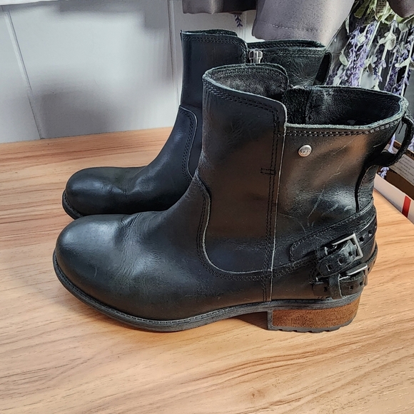UGG ORION LEATHER SIDE-ZIP BLACK LEATHER MOTO ANKLE BOOT. Sz7 - Picture 3 of 8